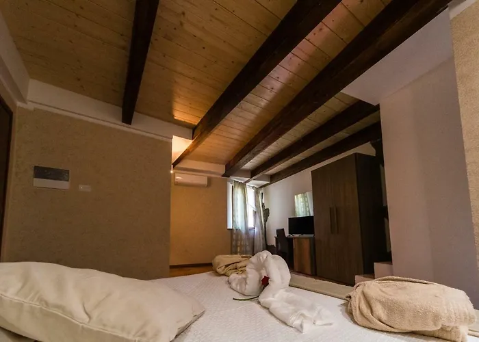 Le Undici Rose Hotel 3*